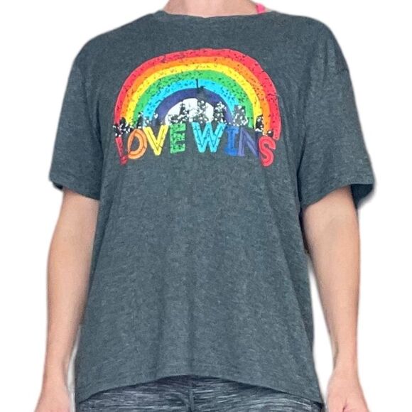 Love Wins Womens Rainbow Pride LGBTQ Tee Shirt Size Large - Picture 1 of 8